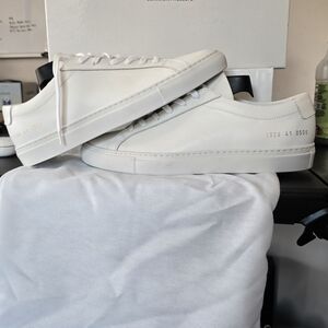 Flawless Pair Of White Commons Projects Achilles Low Sz 8 New w Box, Bag, Laces